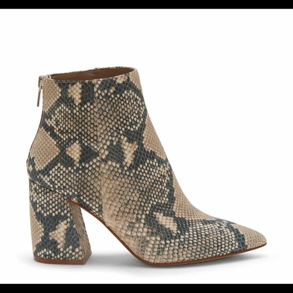 Vince Camuto Benedie Pointed Toe Bootie - Picture 1 of 7